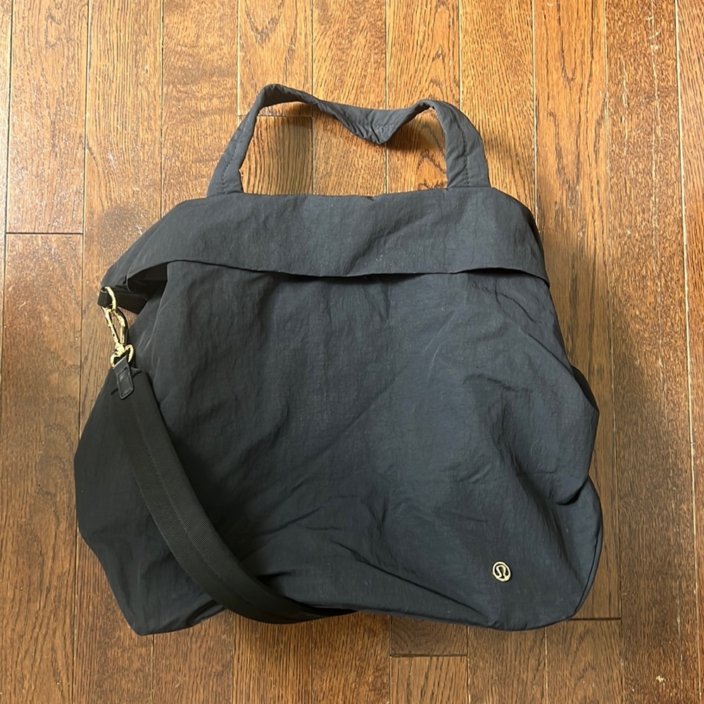 Lululemon On My Level Tote - Black size Large